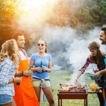 Grilovací sezóna začíná! Nezapomínejte na děti, pohodlí a krásný venkovní prostor