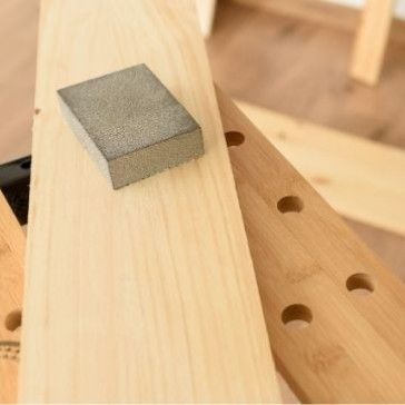 Podlahy do neobvyklých místností: praktické řešení pro každý kout