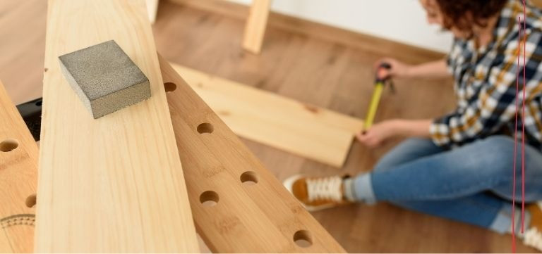 Podlahy do neobvyklých místností: praktické řešení pro každý kout