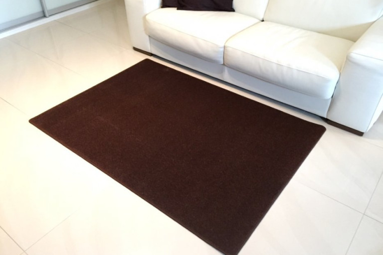 Kusový hnědý koberec Eton